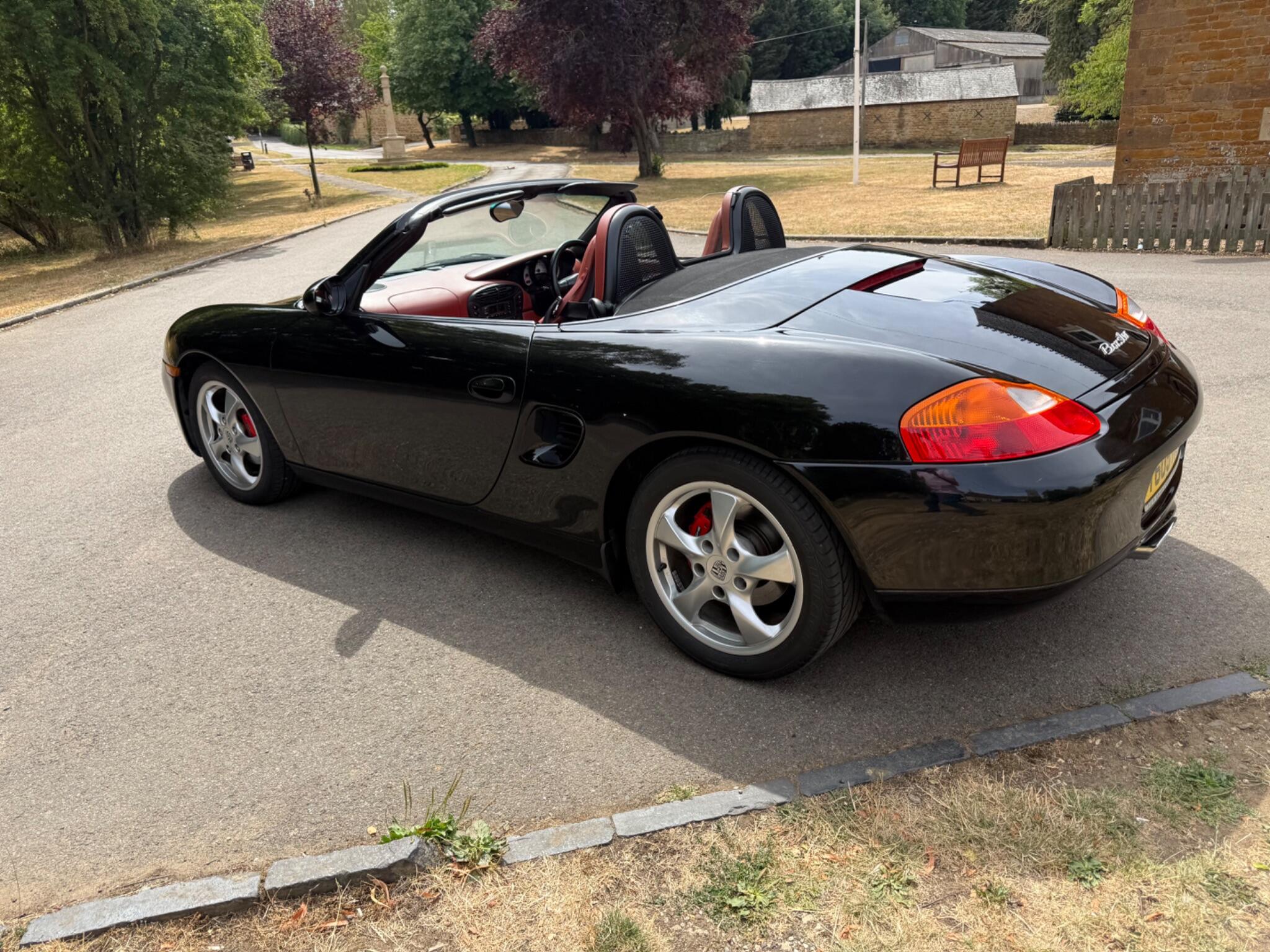 Porsche Boxster 2.7 986 2dr — photo 50 of 86